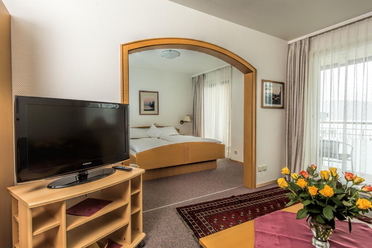 Hotel Pension Cafe Hasler ボートマン・ルートヴィヒスハーフェン エクステリア 写真